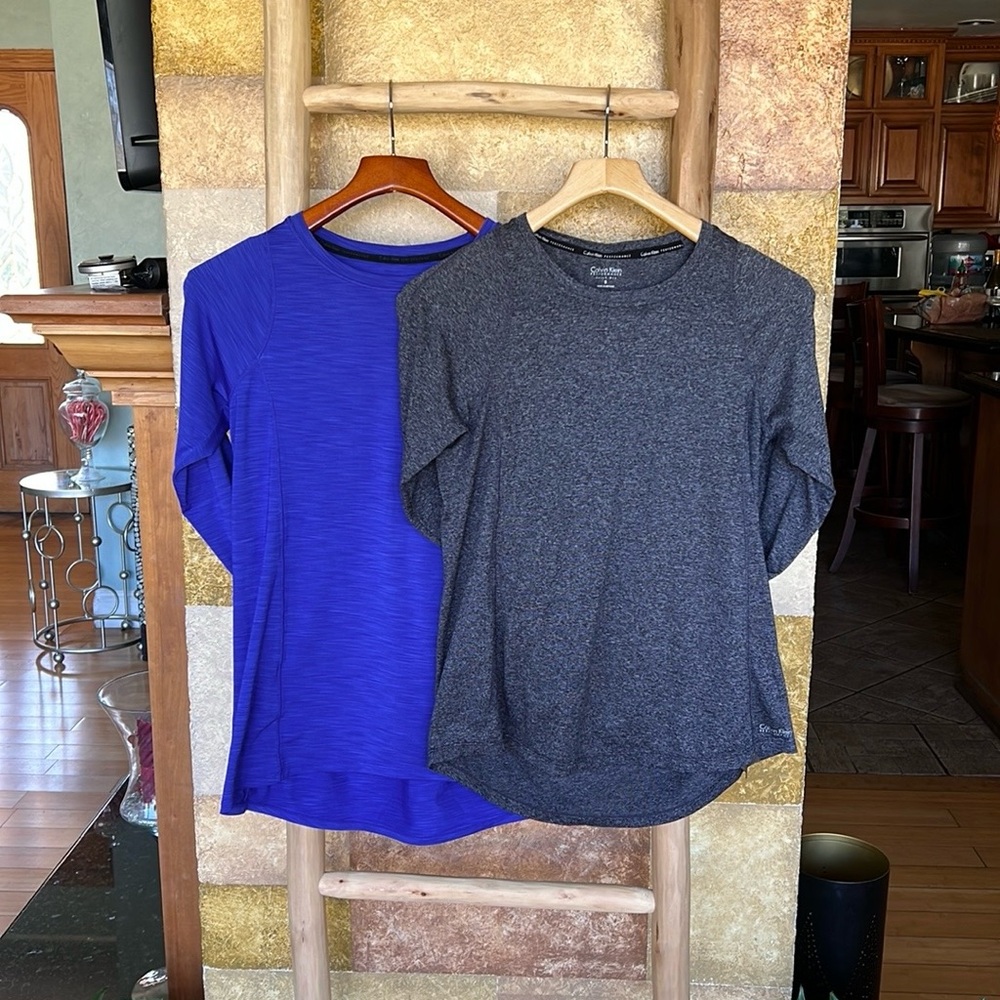 ✨ BUNDLE ✨ 2 Piece Calvin Klein Women’s Longsleeve Quick Dry Workout Tops Size S